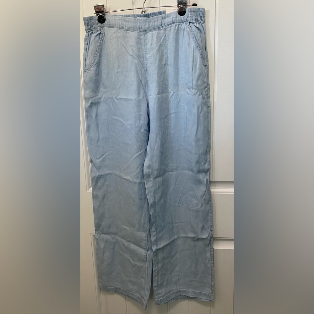 Serra ladies denim joggers. Size small (4-6). NWT. Wide leg.